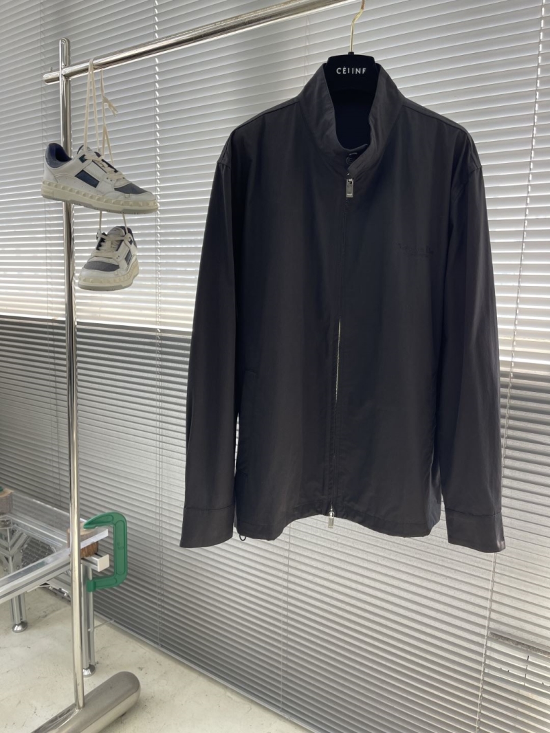 chr1st1an D10r outwear